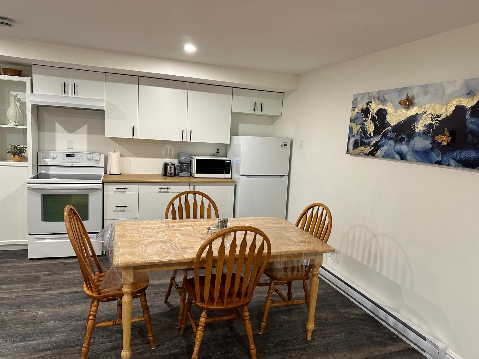 Central Halifax One Bedroom Apartment In Clayton Park Exteriör bild