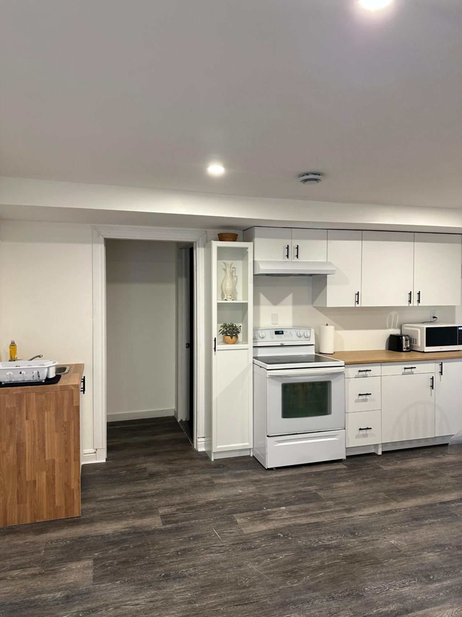 Central Halifax One Bedroom Apartment In Clayton Park Exteriör bild