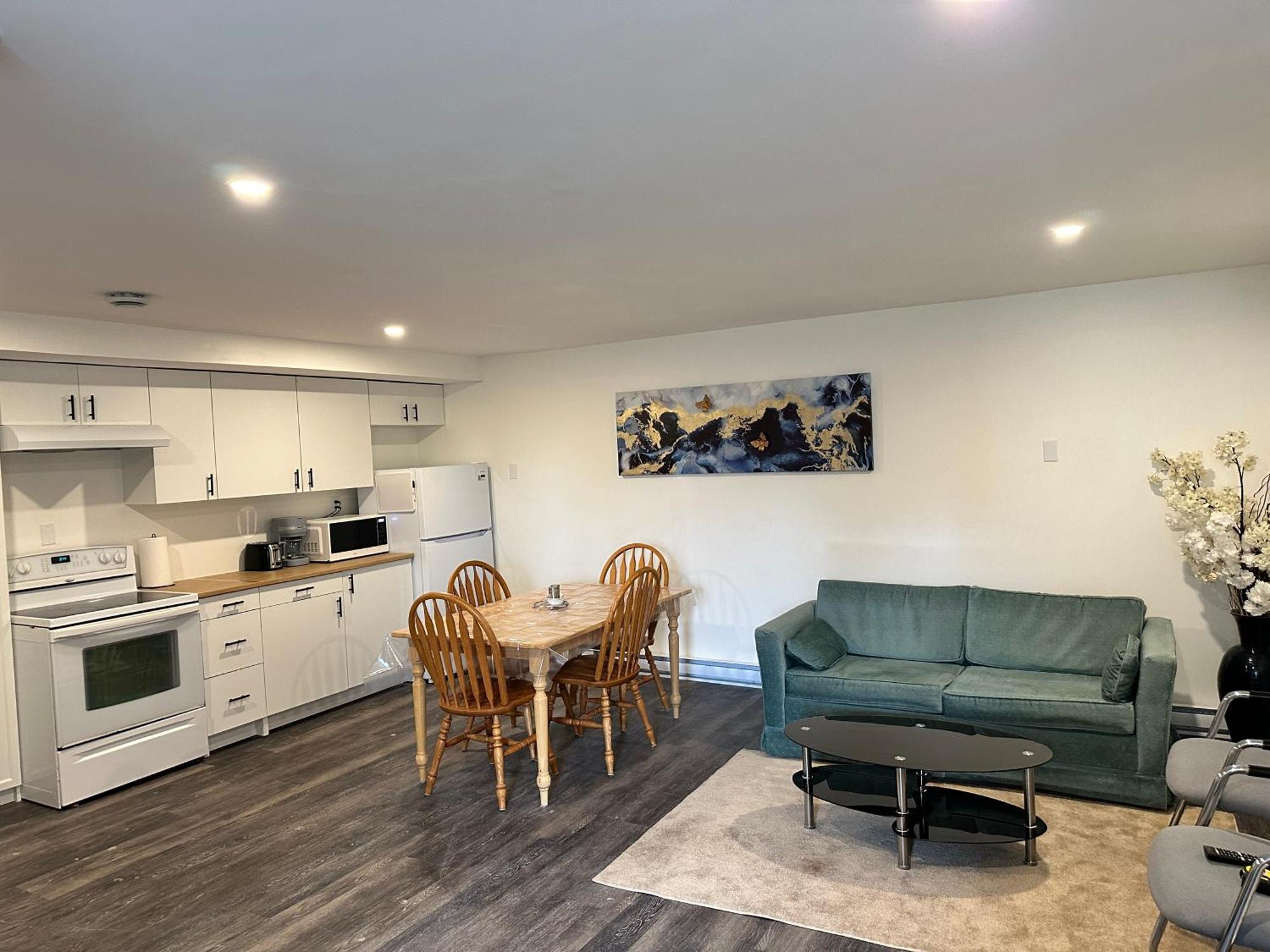 Central Halifax One Bedroom Apartment In Clayton Park Exteriör bild